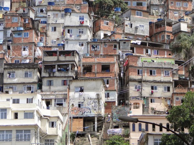 favela_not_far_from_copacabana